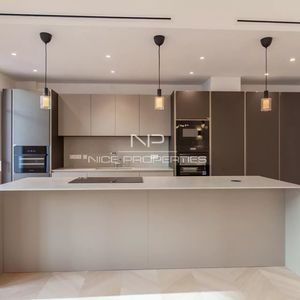 Property in Carre d'Or