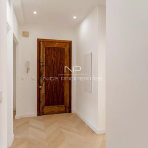 Property in Carre d'Or