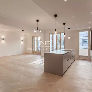 Property in Carre d'Or