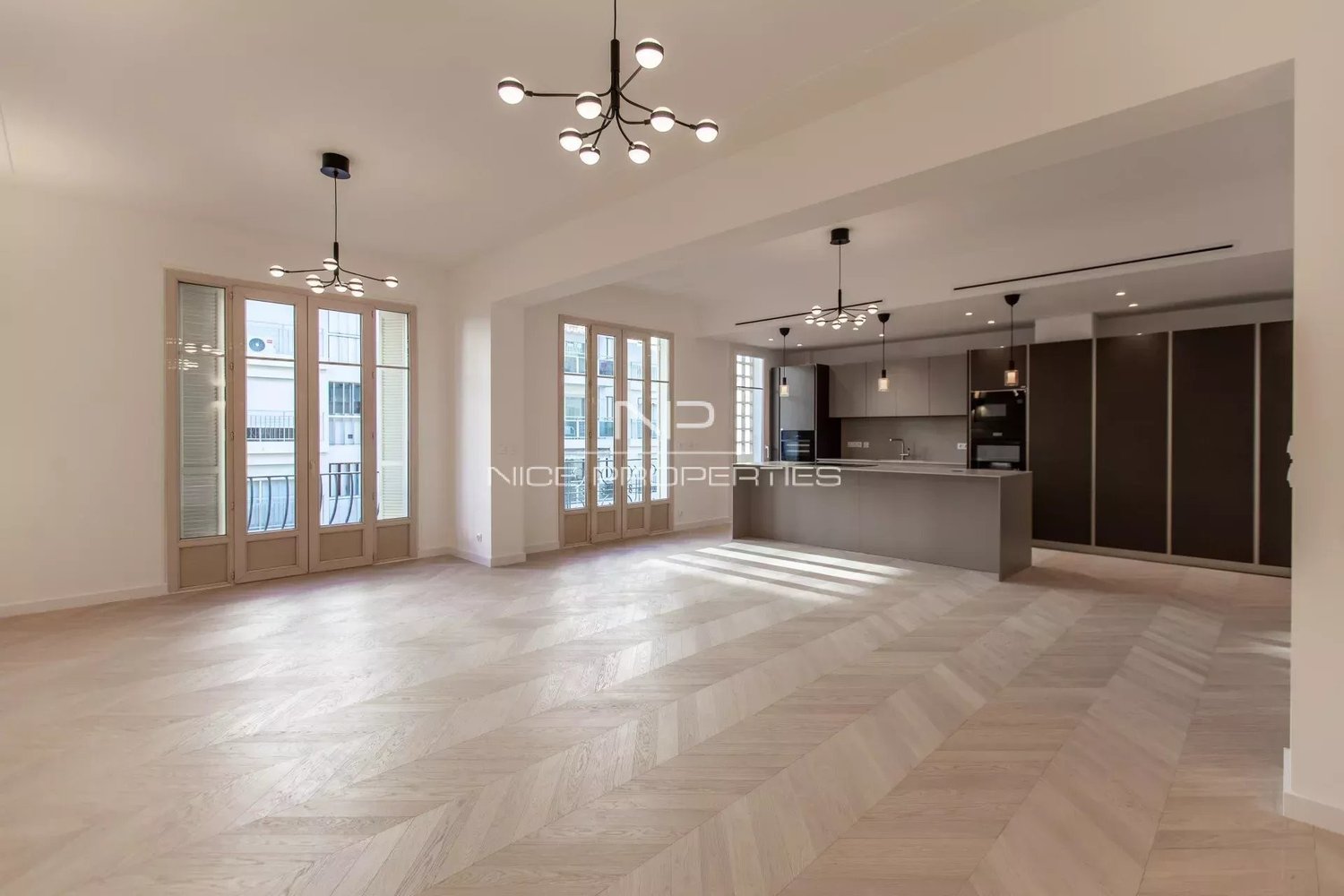 Property photo in Carre d'Or