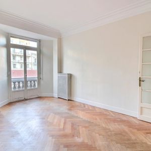 Property in Carre d'Or
