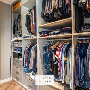 Property in Carre d'Or