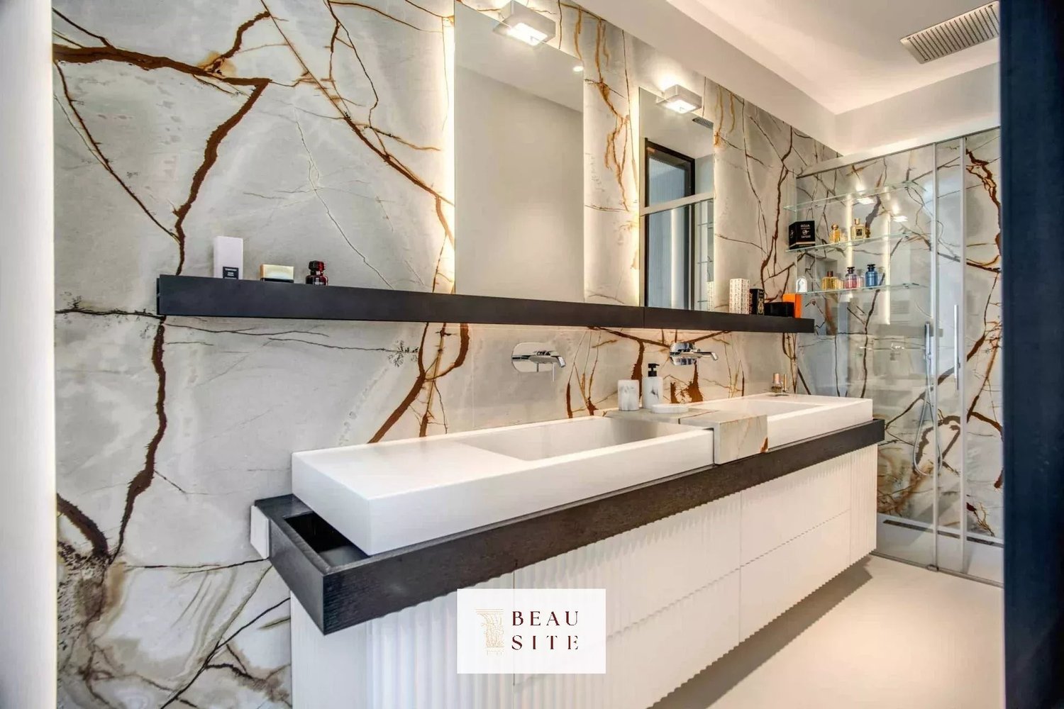 Property photo in Carre d'Or