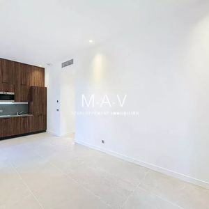 Property in Carre d'Or