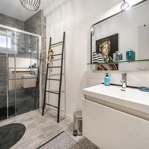 Property in Carre d'Argent