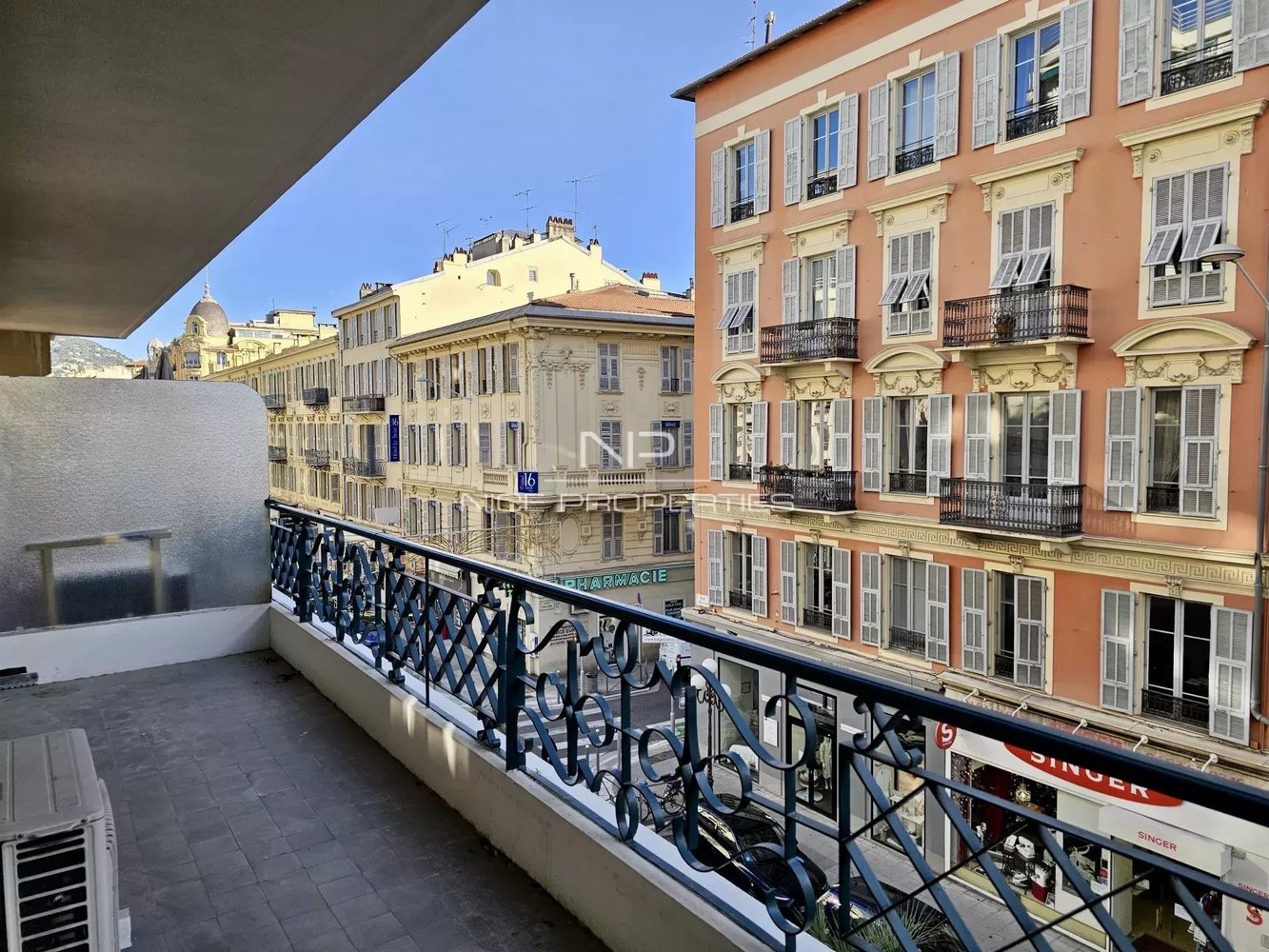 Property photo in Carre d'Argent