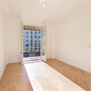 Property in Carre d'Or