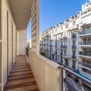 Property in Carre d'Or