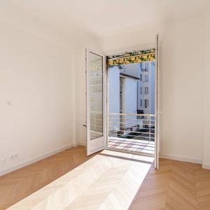 Property in Carre d'Or