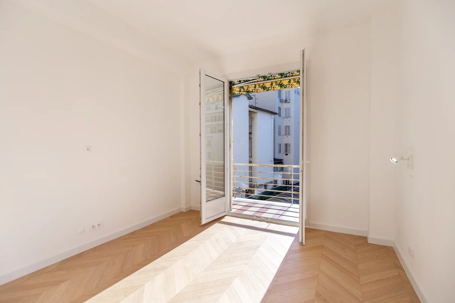 Property photo in Carre d'Or