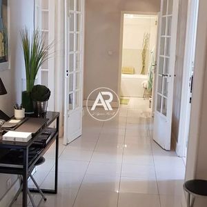 Property in Carre d'Or