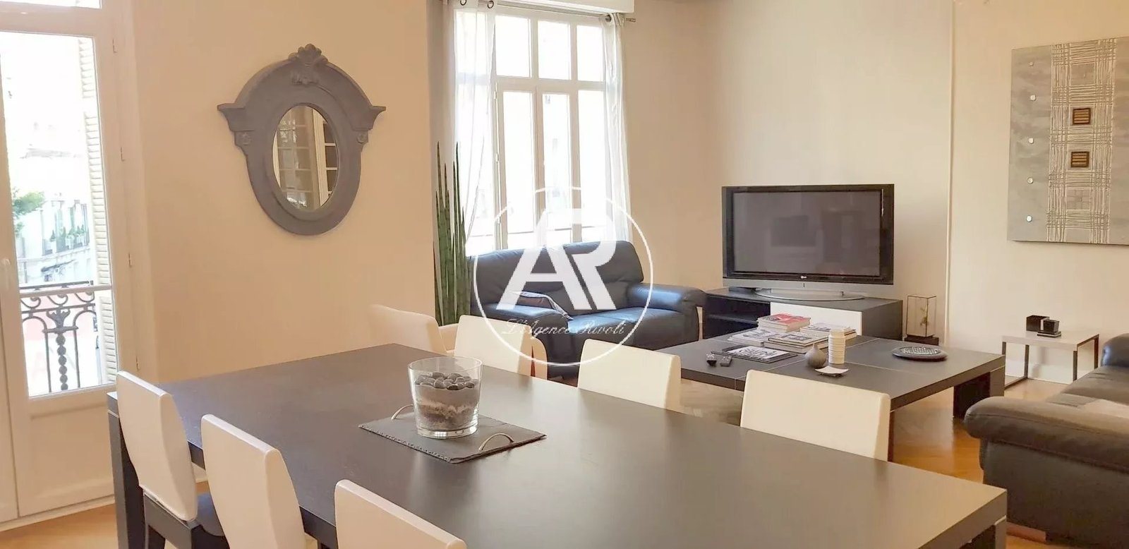 Property photo in Carre d'Or