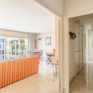 Property in Carre d'Or