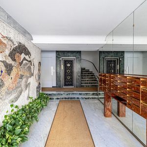 Property in Carre d'Or