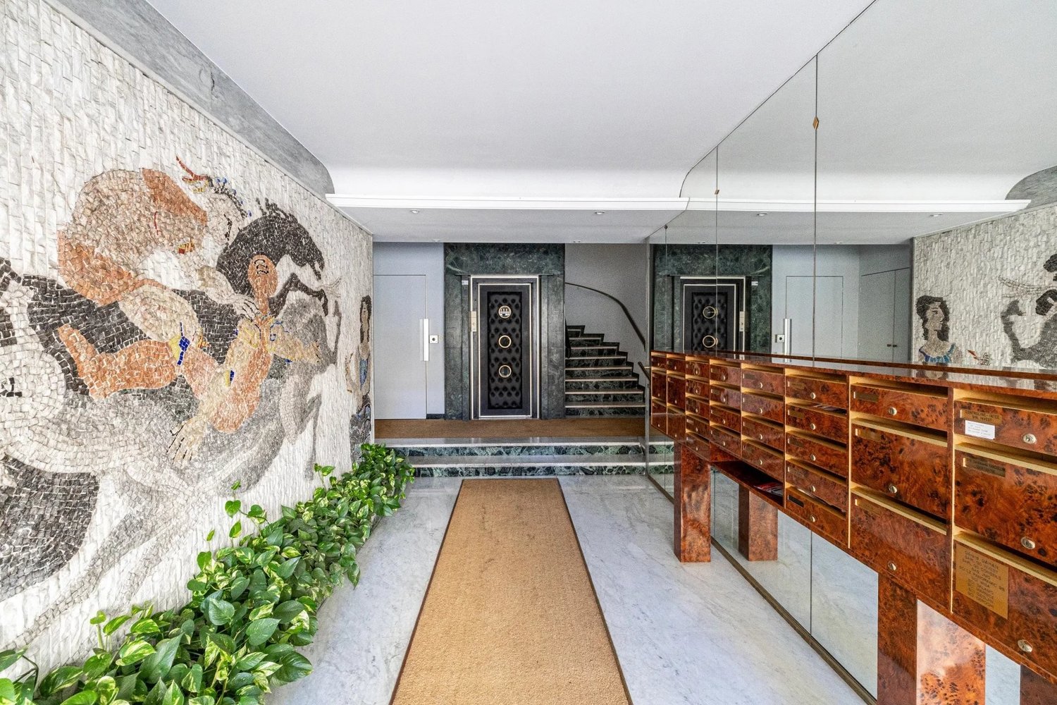 Property photo in Carre d'Or