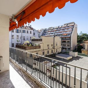 Property in Carre d'Or