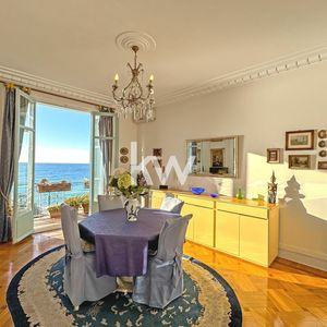 Property in Carre d'Or