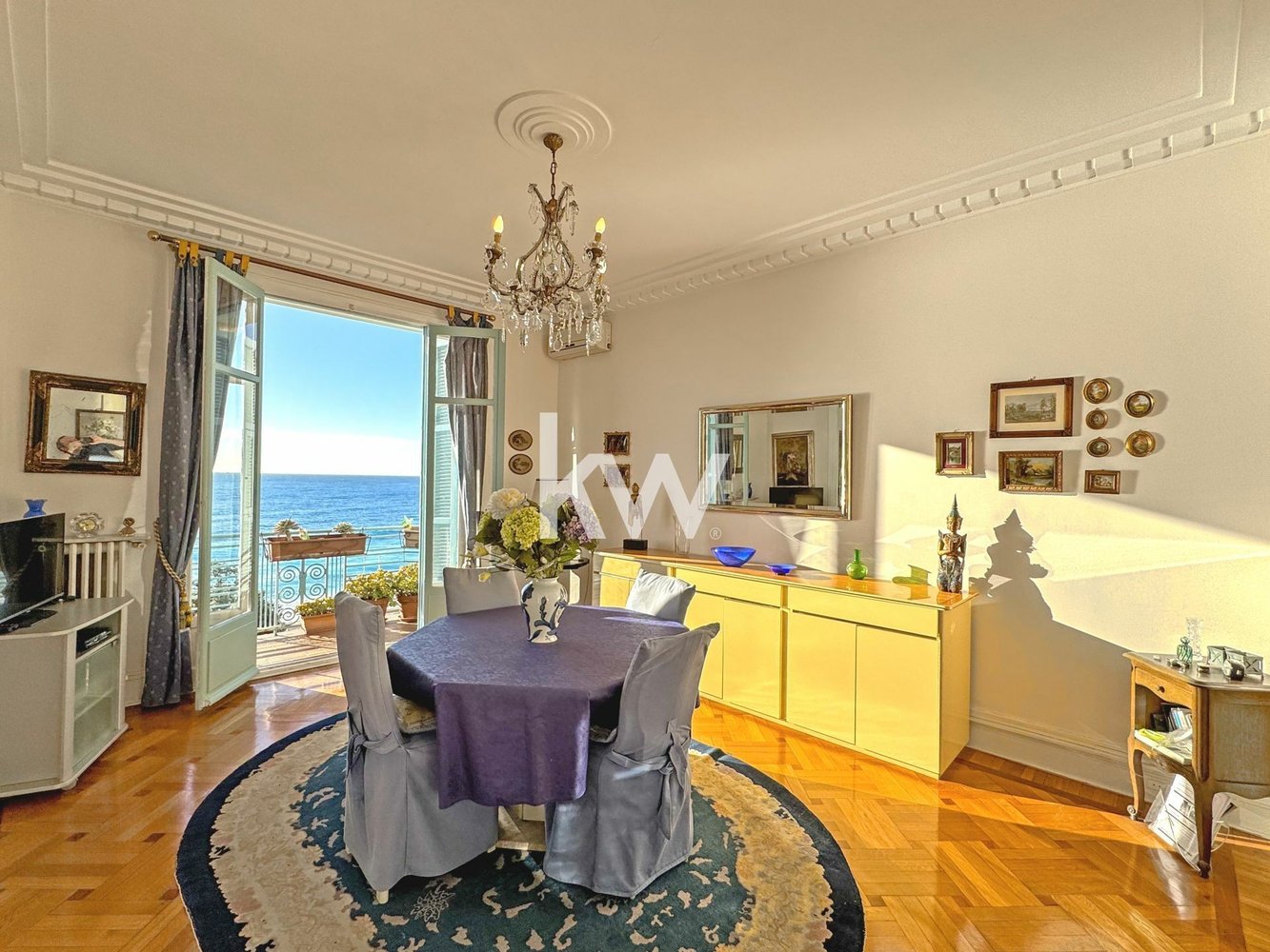 Property photo in Carre d'Or