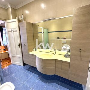 Property in Carre d'Or