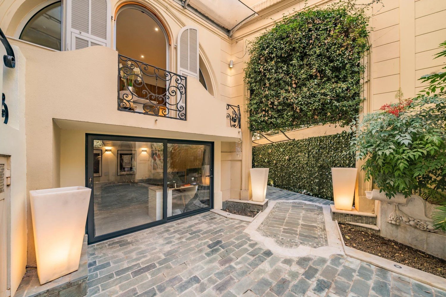 Property photo in Musicians Quarter