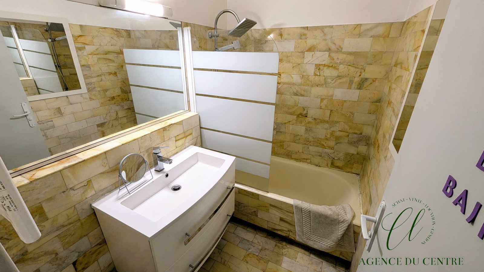 Property photo in Port