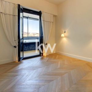 Property in Carre d'Argent