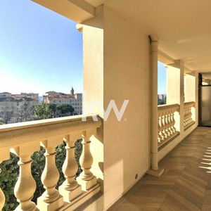 Property in Carre d'Argent