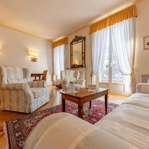 Property in Carre d'Or