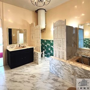 Property in Carre d'Or