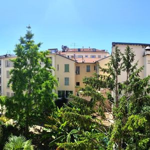 Property in Carre d'Or