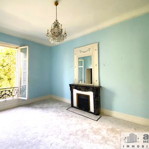 Property in Carre d'Or