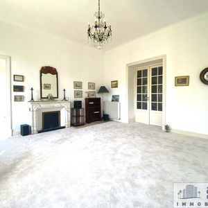 Property in Carre d'Or