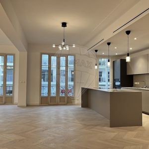 Property in Carre d'Or