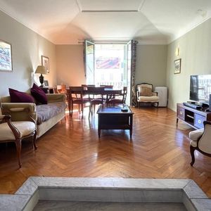 Property in Carre d'Or