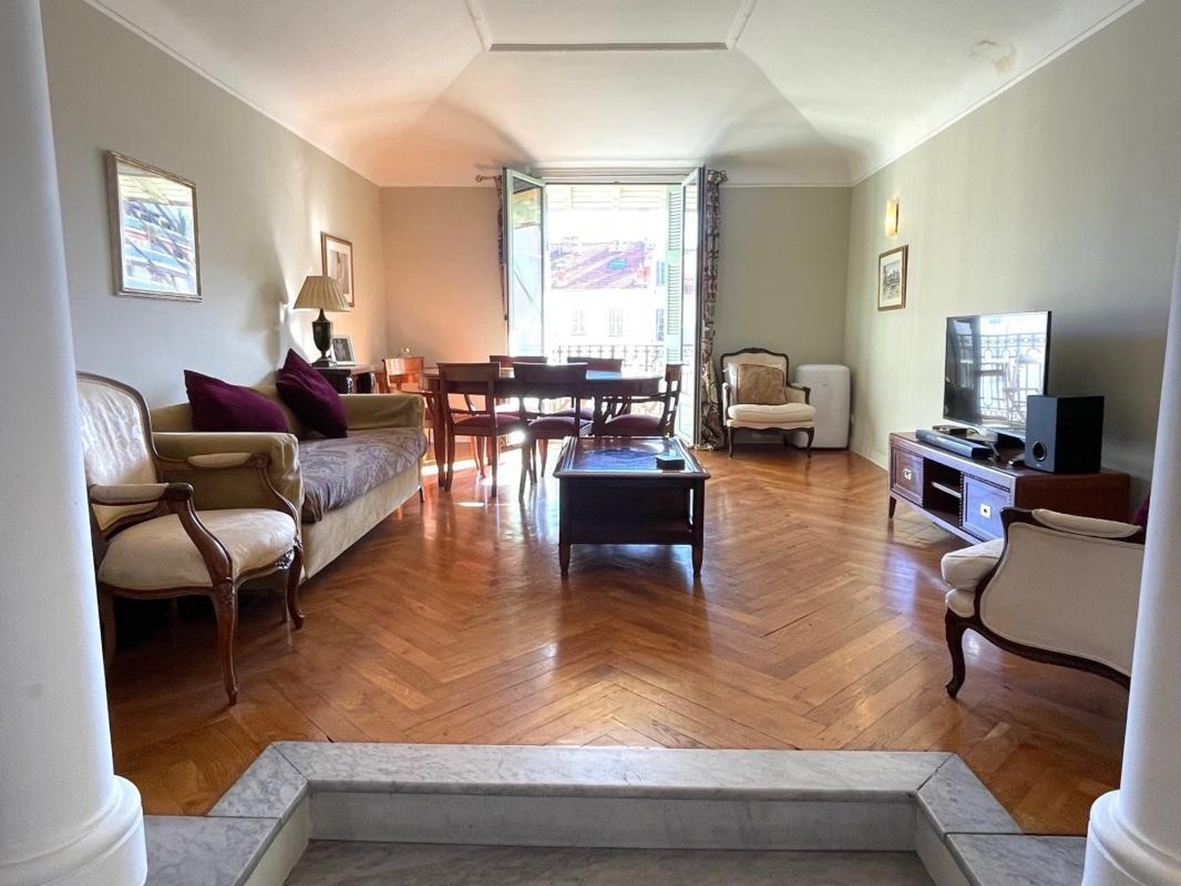 Property photo in Carre d'Or