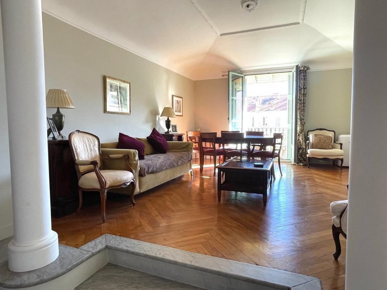 Property photo in Carre d'Or