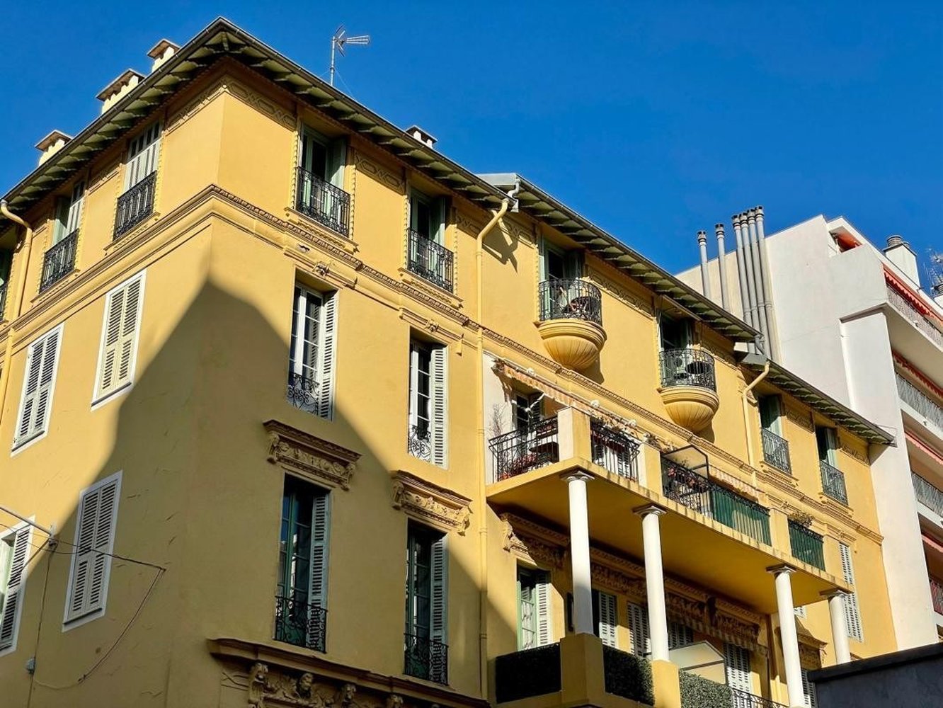 Property photo in Carre d'Or