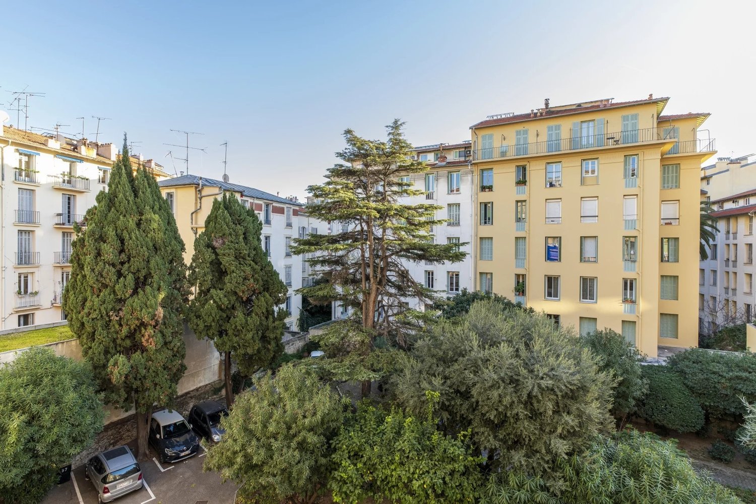 Property photo in Carre d'Or