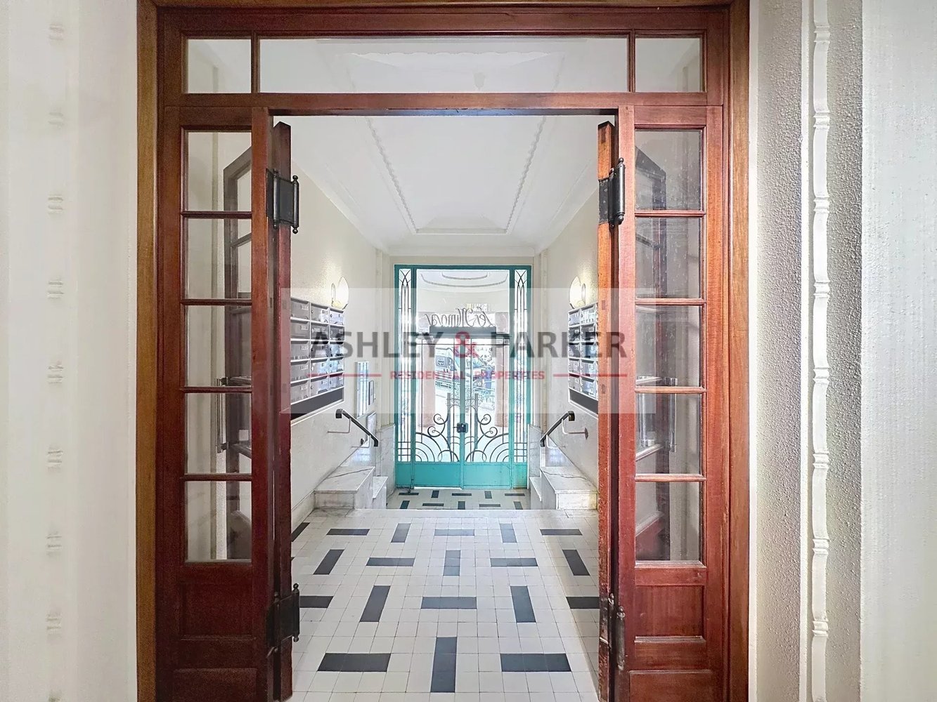 Property photo in Carre d'Or