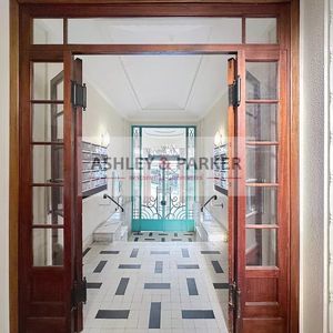 Property in Carre d'Or