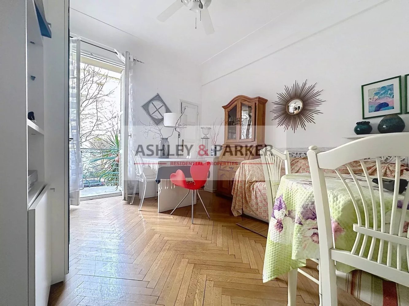 Property photo in Carre d'Or