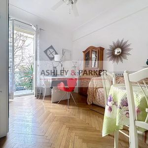 Property in Carre d'Or