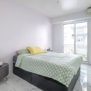 Property in Carre d'Or