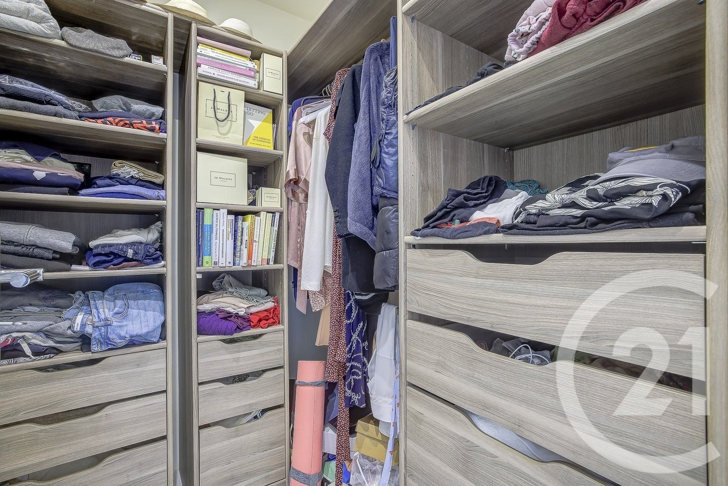 Property photo in Carre d'Or