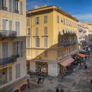 Property in Carre d'Or