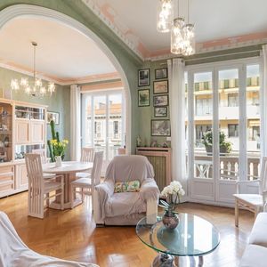 Property in Carre d'Or