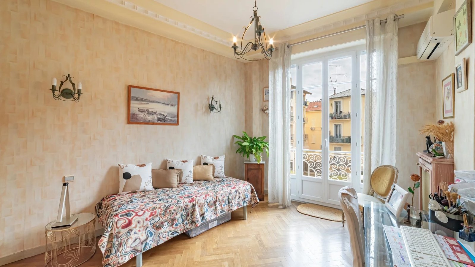 Property photo in Carre d'Or