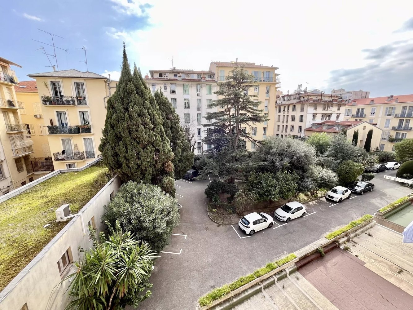 Property photo in Carre d'Or