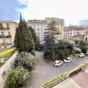 Property in Carre d'Or