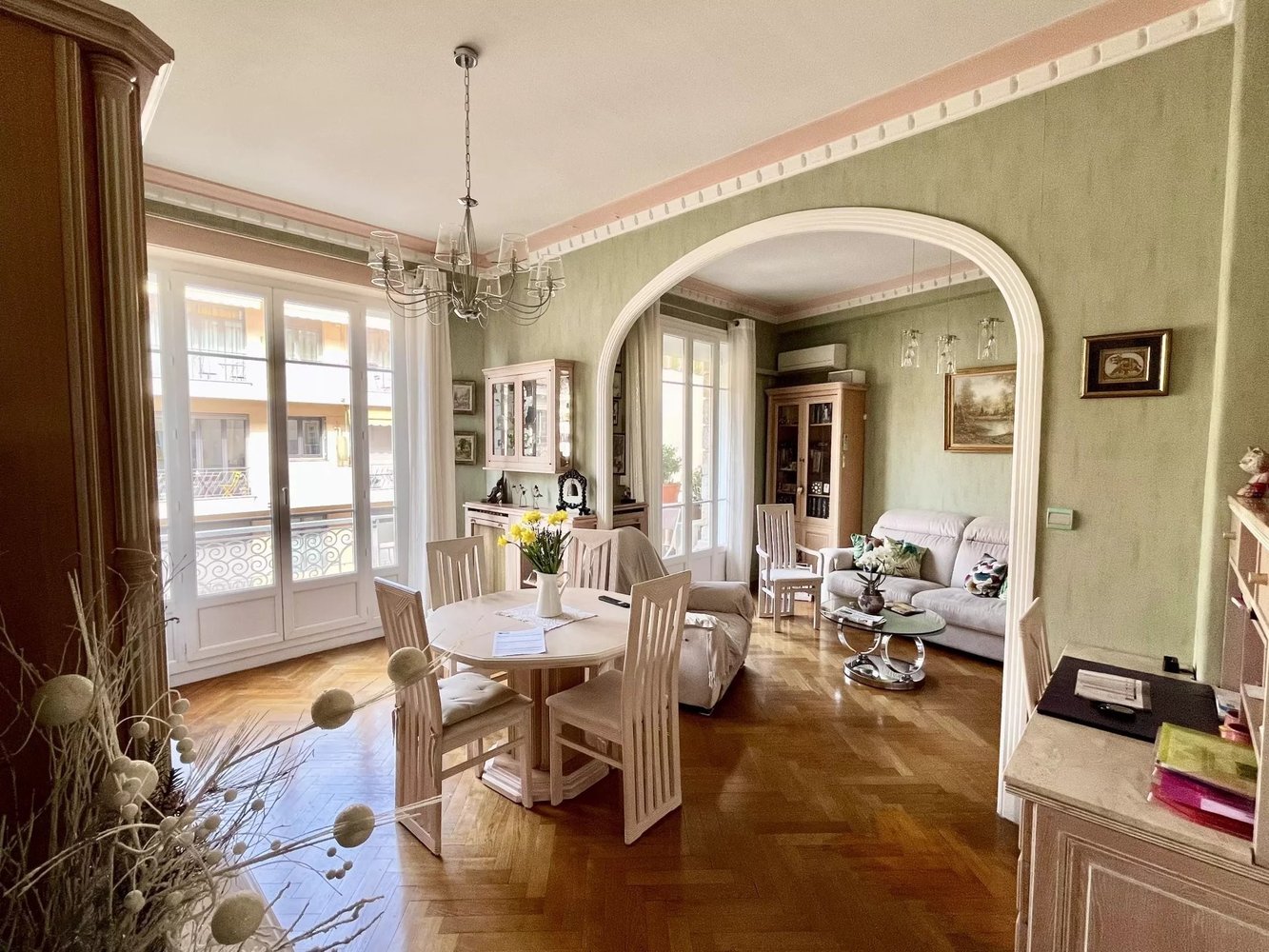 Property photo in Carre d'Or